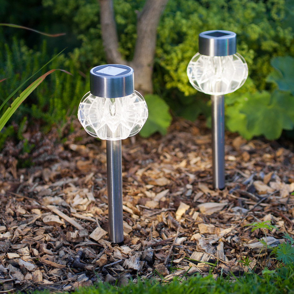 solar landscape lighting