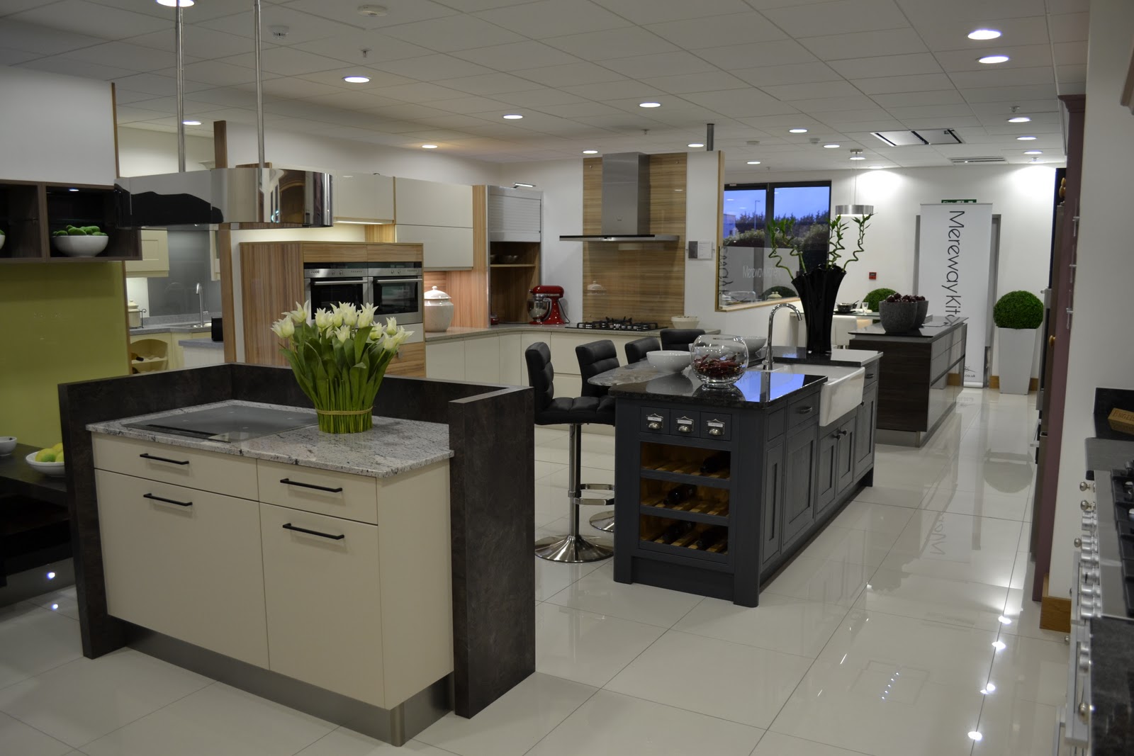 kitchen design with store room