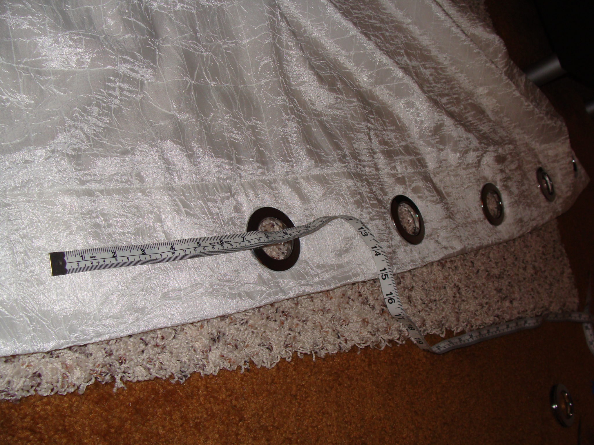 How To Cut Holes For Eyelet Curtains (2)