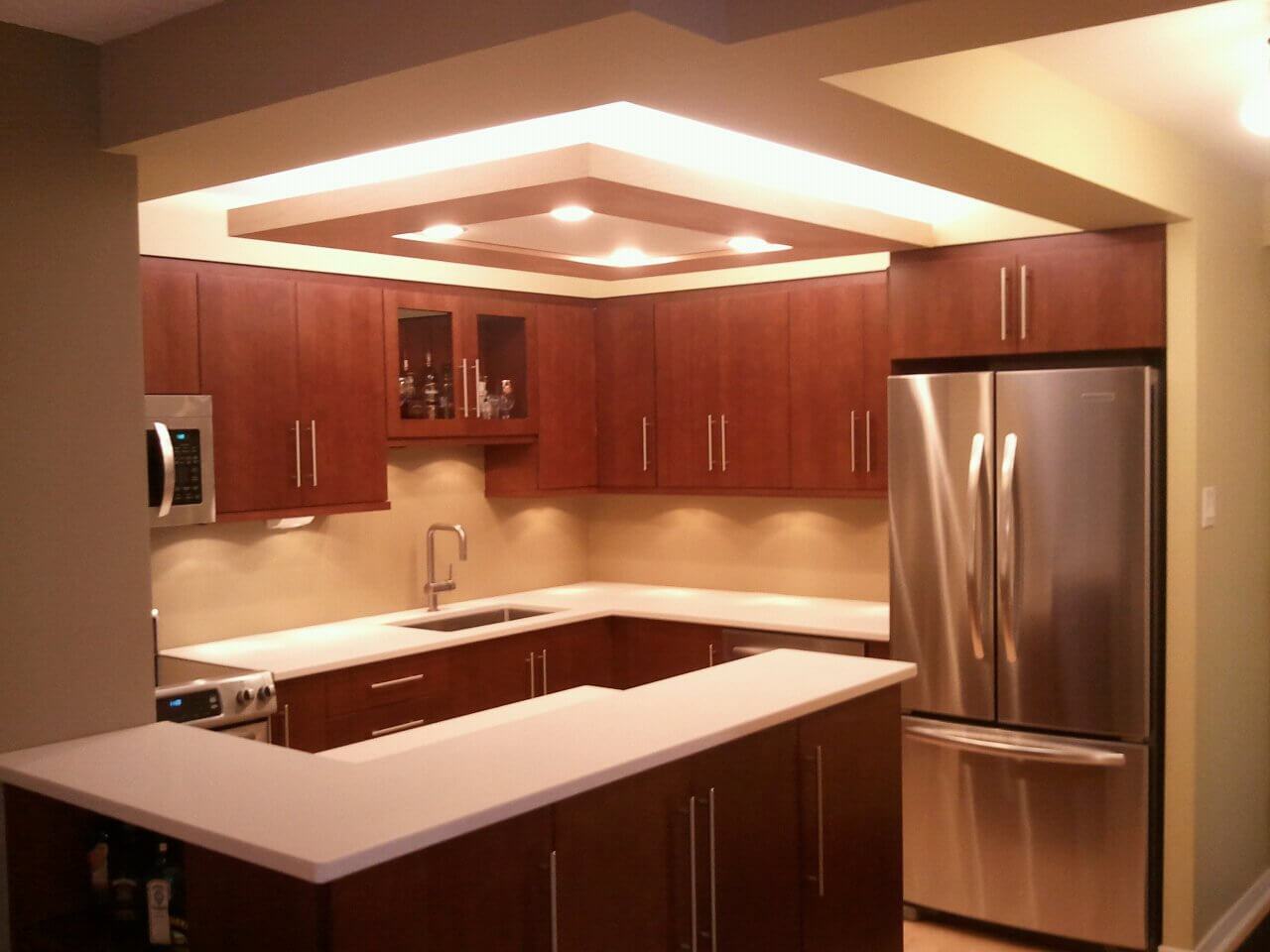 kitchen design with white washed ceiling