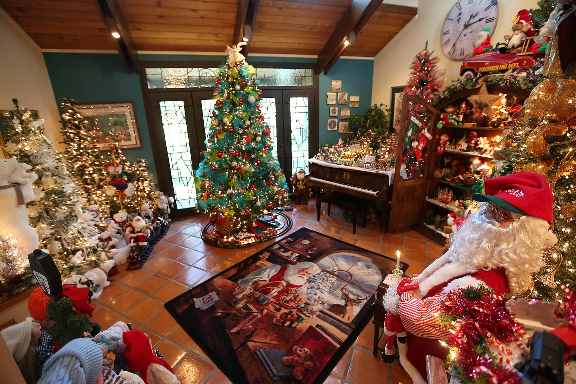 Top 50 Christmas House Decorations Inside  Home Decor Ideas UK