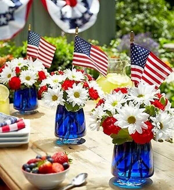 classy table decoration on memorial day