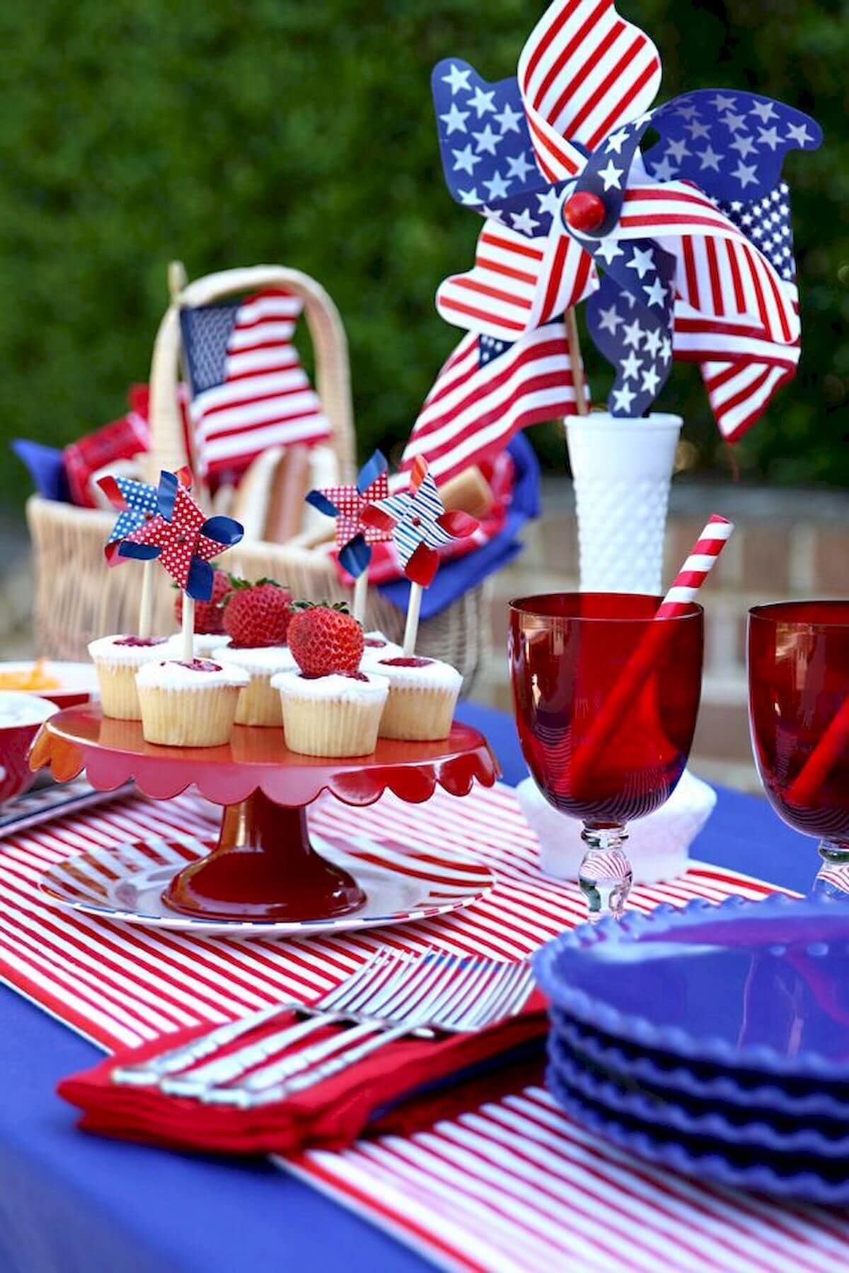 70 Best Memorial Day Decorations Ideas with Images 2020