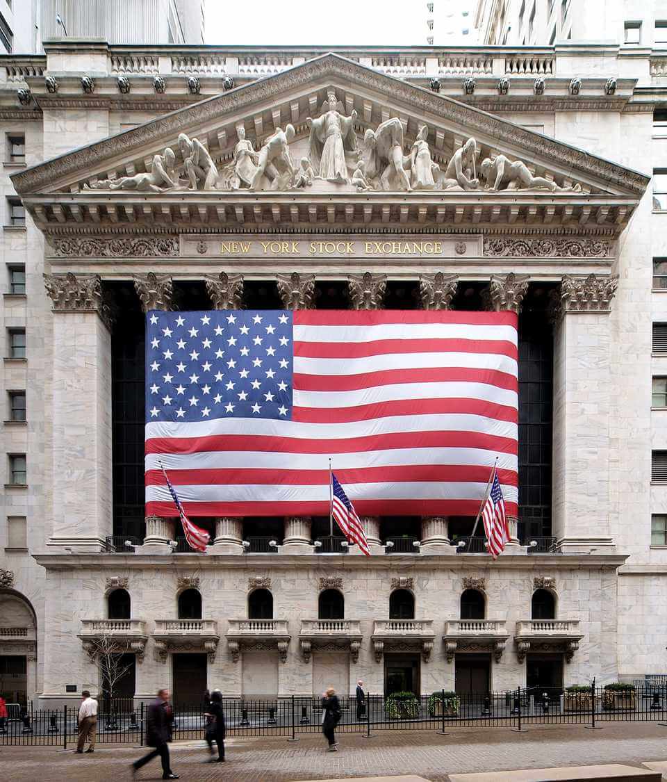 memorial day window display ideas