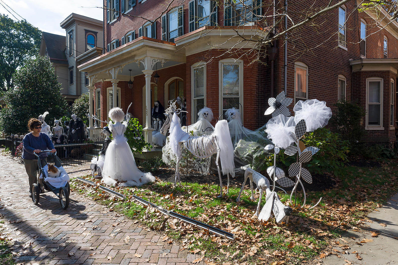 outdoor-halloween-decorations