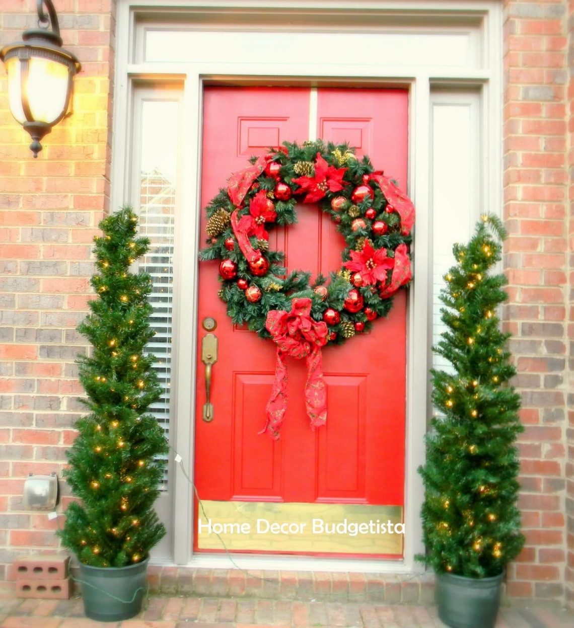 50 Unique Christmas Door Decorations Ideas with Images