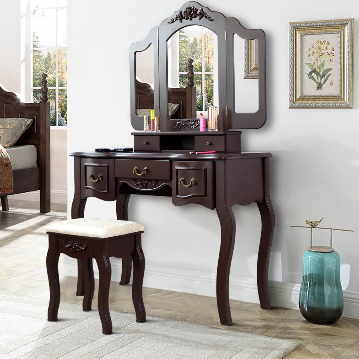 How To Choose An Antique Dressing Table