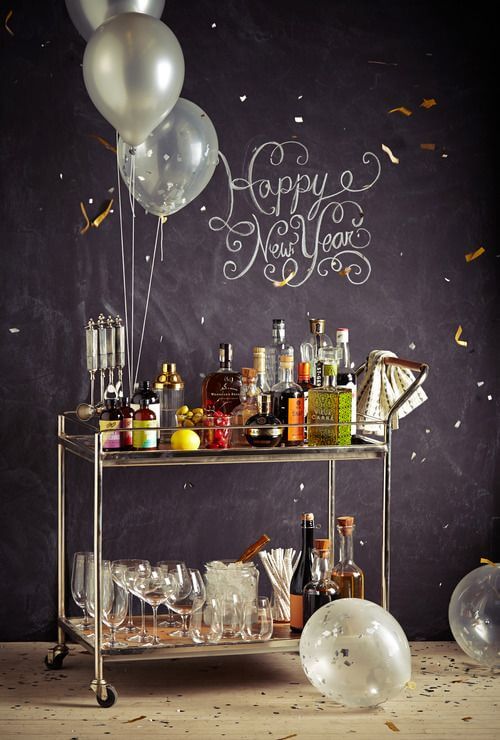 Cheerful New Year Party Decor Ideas 15