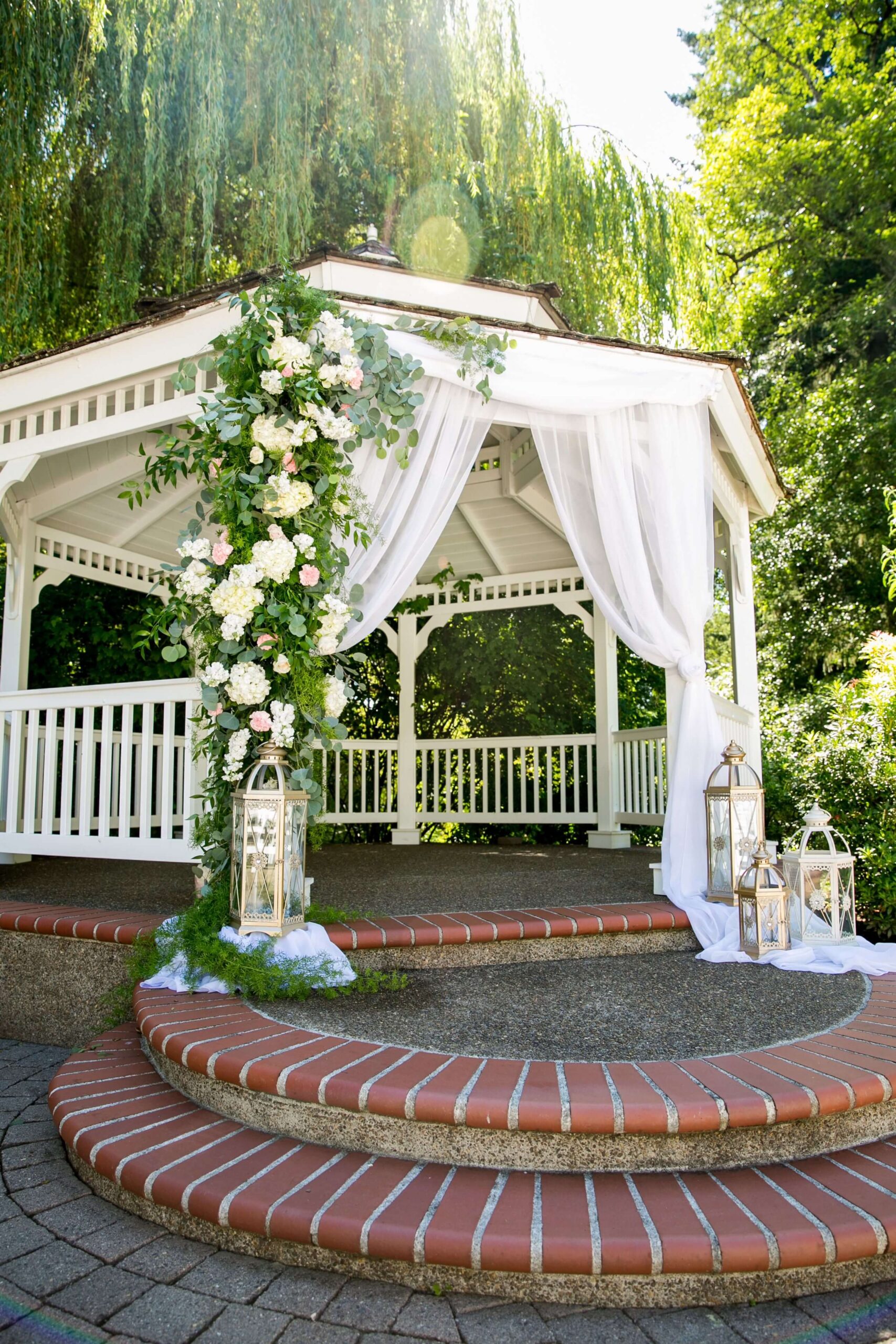 Wedding Flower Arrangement Ideas Gazebo